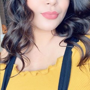 Meet your Posher, Desiree